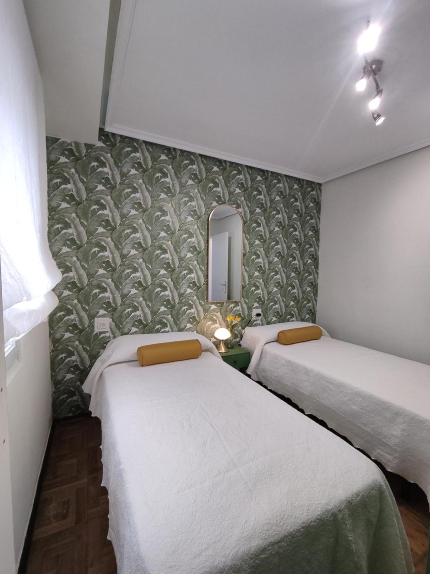 Apartamento Centrico Con Wifi Aviles Bagian luar foto