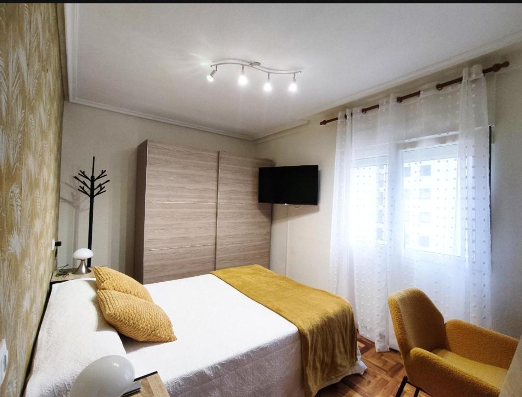 Apartamento Centrico Con Wifi Aviles Bagian luar foto